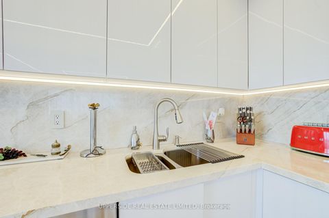 Photo 13 at 1204 - 91 Townsgate Drive, Yorkhill, Vaughan