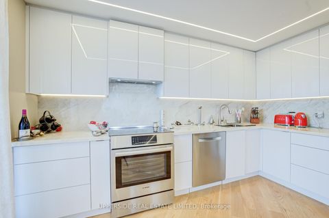 Photo 15 at 1204 - 91 Townsgate Drive, Yorkhill, Vaughan