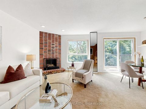 Photo 2 at 14 - 20 Budgell Terrace, Swansea, Toronto