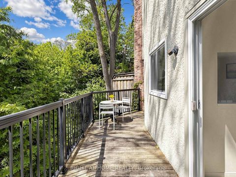 Photo 11 at 14 - 20 Budgell Terrace, Swansea, Toronto