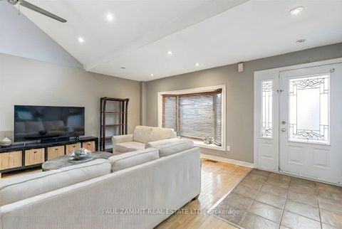 Photo 11 at 4 Binswood Avenue, East York, Toronto