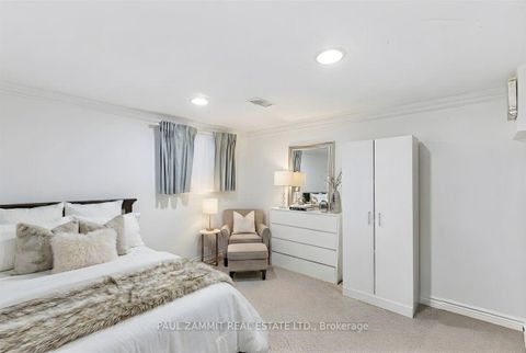 Photo 16 at 4 Binswood Avenue, East York, Toronto