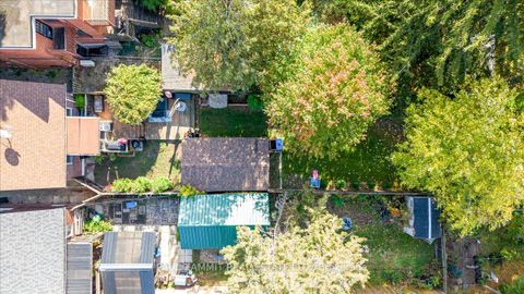 Photo 28 at 4 Binswood Avenue, East York, Toronto