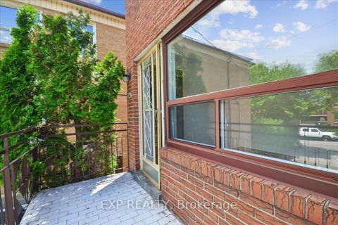 Photo 7 at 346 Westmount Avenue, Oakwood Village, Toronto