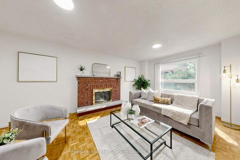 Photo 9 at 9 Kingsplate Crescent, Clairville, Toronto