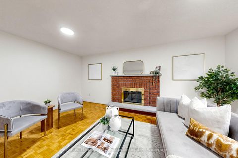 Photo 11 at 9 Kingsplate Crescent, Clairville, Toronto