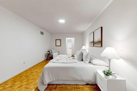 Photo 27 at 9 Kingsplate Crescent, Clairville, Toronto