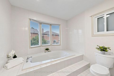 Photo 31 at 9 Kingsplate Crescent, Clairville, Toronto