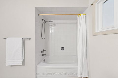 Photo 43 at 9 Kingsplate Crescent, Clairville, Toronto
