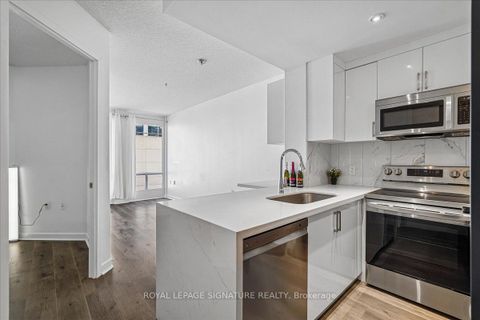 Photo 11 at 703 - 85 Bloor Street E, Yonge Corridor, Toronto
