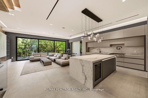 Photo 7 at 107 Elmwood Avenue, Willowdale East, Toronto
