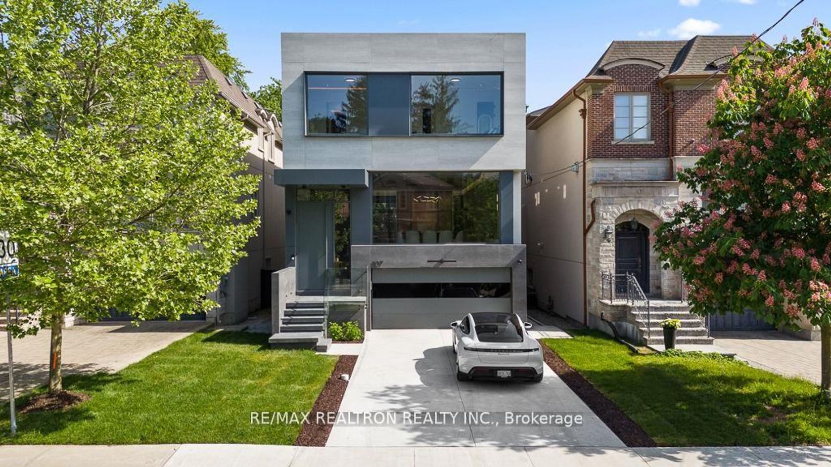 107 Elmwood Avenue, Willowdale East, Toronto 