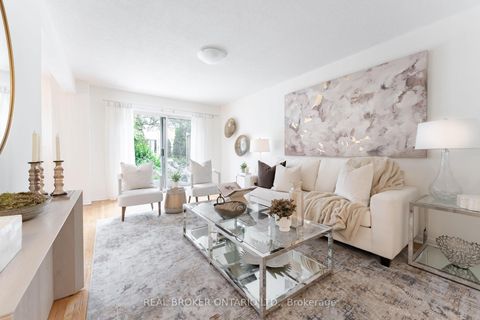 Photo 3 at 15 - 10 Leith Hill Road, Don Valley Village, Toronto