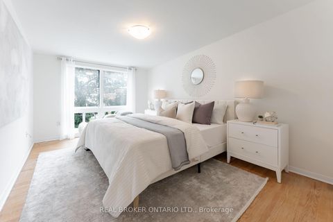 Photo 11 at 15 - 10 Leith Hill Road, Don Valley Village, Toronto