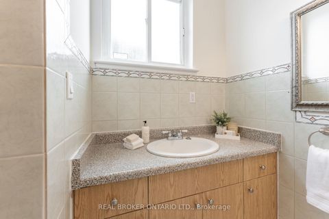 Photo 18 at 15 - 10 Leith Hill Road, Don Valley Village, Toronto
