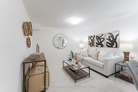 Photo 21 at 15 - 10 Leith Hill Road, Don Valley Village, Toronto