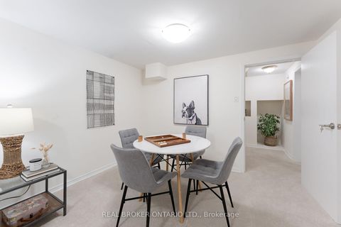 Photo 23 at 15 - 10 Leith Hill Road, Don Valley Village, Toronto