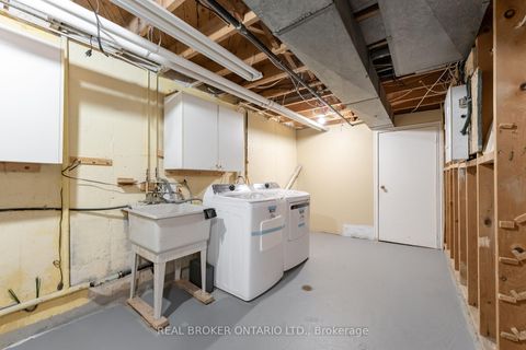 Photo 24 at 15 - 10 Leith Hill Road, Don Valley Village, Toronto
