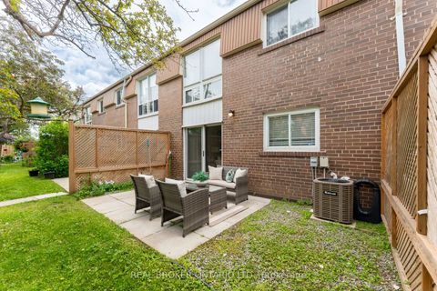 Photo 27 at 15 - 10 Leith Hill Road, Don Valley Village, Toronto