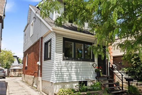 Photo 2 at 308 Springdale Boulevard, East York, Toronto