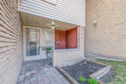 Photo 1 at 97 Poplar Crescent, Aurora Highlands, Aurora
