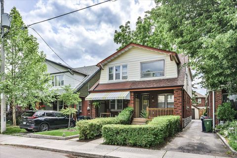 Photo 1 at 20 Bonnie Brae Boulevard, East York, Toronto