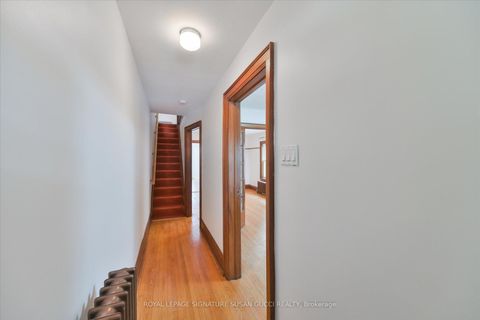 Photo 3 at 20 Bonnie Brae Boulevard, East York, Toronto