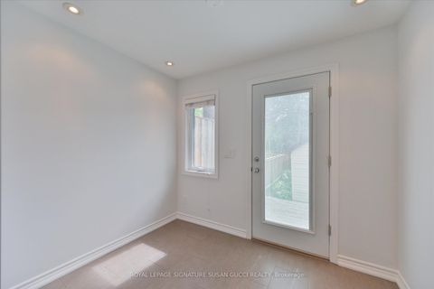 Photo 12 at 20 Bonnie Brae Boulevard, East York, Toronto