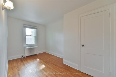 Photo 20 at 20 Bonnie Brae Boulevard, East York, Toronto