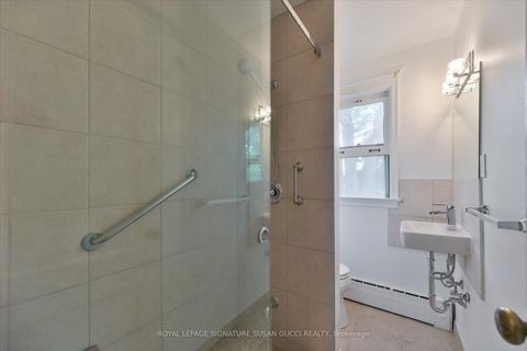 Photo 21 at 20 Bonnie Brae Boulevard, East York, Toronto