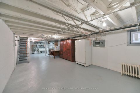 Photo 23 at 20 Bonnie Brae Boulevard, East York, Toronto