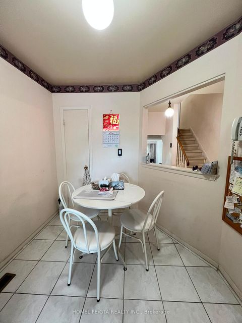 Photo 12 at 70 Tanjoe Crescent, Newtonbrook West, Toronto