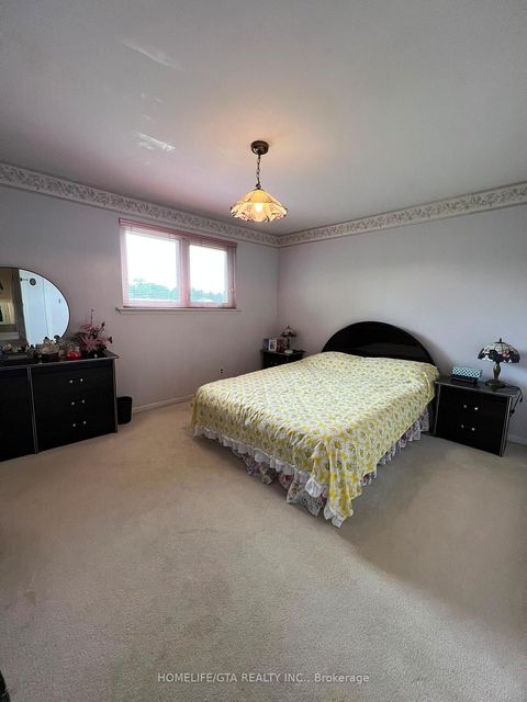 Photo 15 at 70 Tanjoe Crescent, Newtonbrook West, Toronto