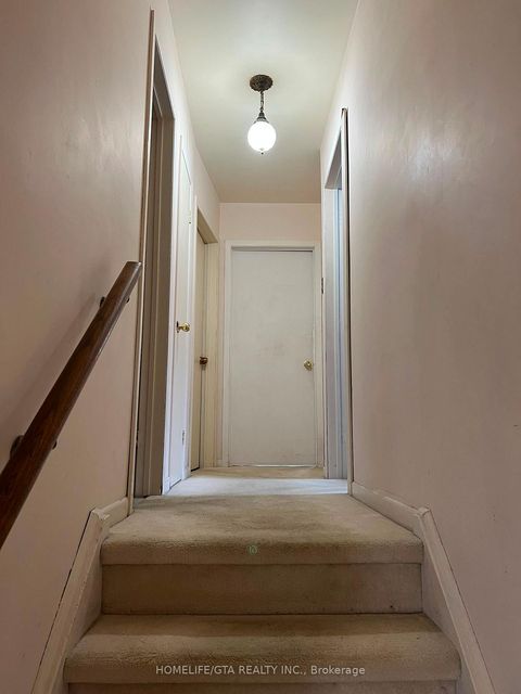 Photo 17 at 70 Tanjoe Crescent, Newtonbrook West, Toronto