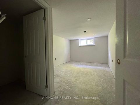 Photo 2 at 36 Moraine Hill Drive, Sullivan, Toronto