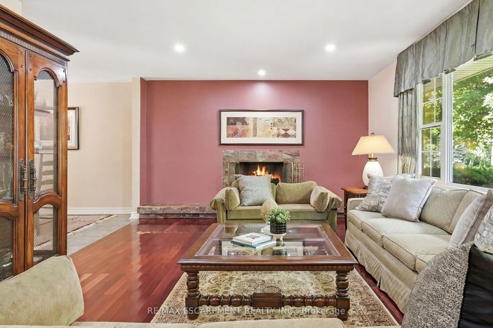 Photo 5 at 1321 Fairway Court, Tyandaga, Burlington
