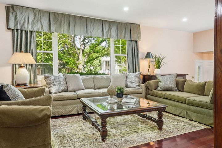 Photo 6 at 1321 Fairway Court, Tyandaga, Burlington