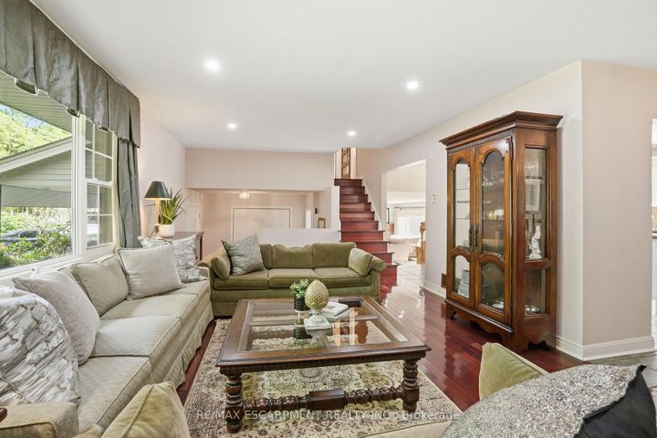 Photo 7 at 1321 Fairway Court, Tyandaga, Burlington
