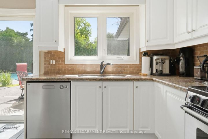 Photo 11 at 1321 Fairway Court, Tyandaga, Burlington