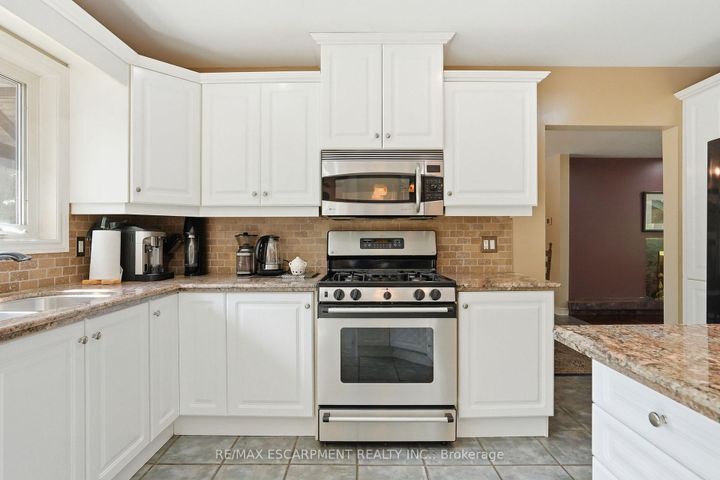 Photo 12 at 1321 Fairway Court, Tyandaga, Burlington