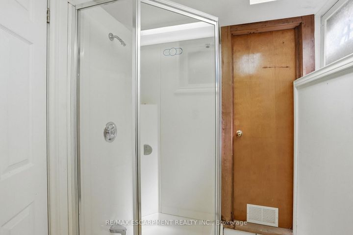 Photo 36 at 1321 Fairway Court, Tyandaga, Burlington