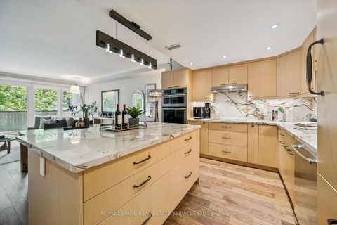 Photo 7 at 305 - 71 Old Mill Road, Kingsway South, Toronto