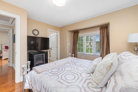 Photo 29 at 17 Marwill Street, Clanton Park, Toronto