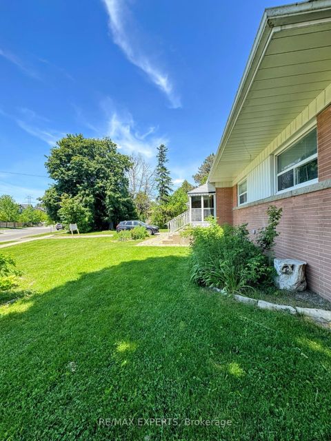 Photo 9 at 71 Lloyd Manor Road, Rosethorn, Toronto