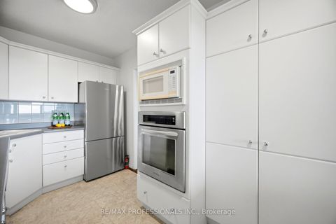 Photo 19 at 1907 - 250 Scarlett Road, Smythe, Toronto