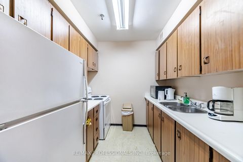 Photo 38 at 1907 - 250 Scarlett Road, Smythe, Toronto