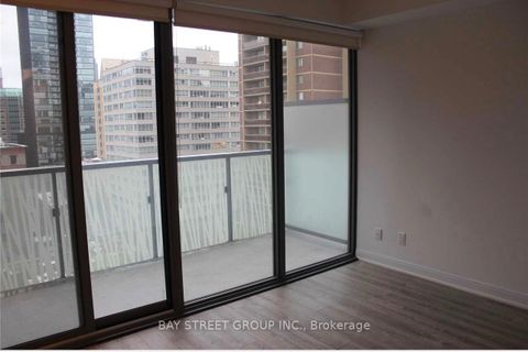 Photo 11 at 902 - 50 Charles Street E, Yonge Corridor, Toronto