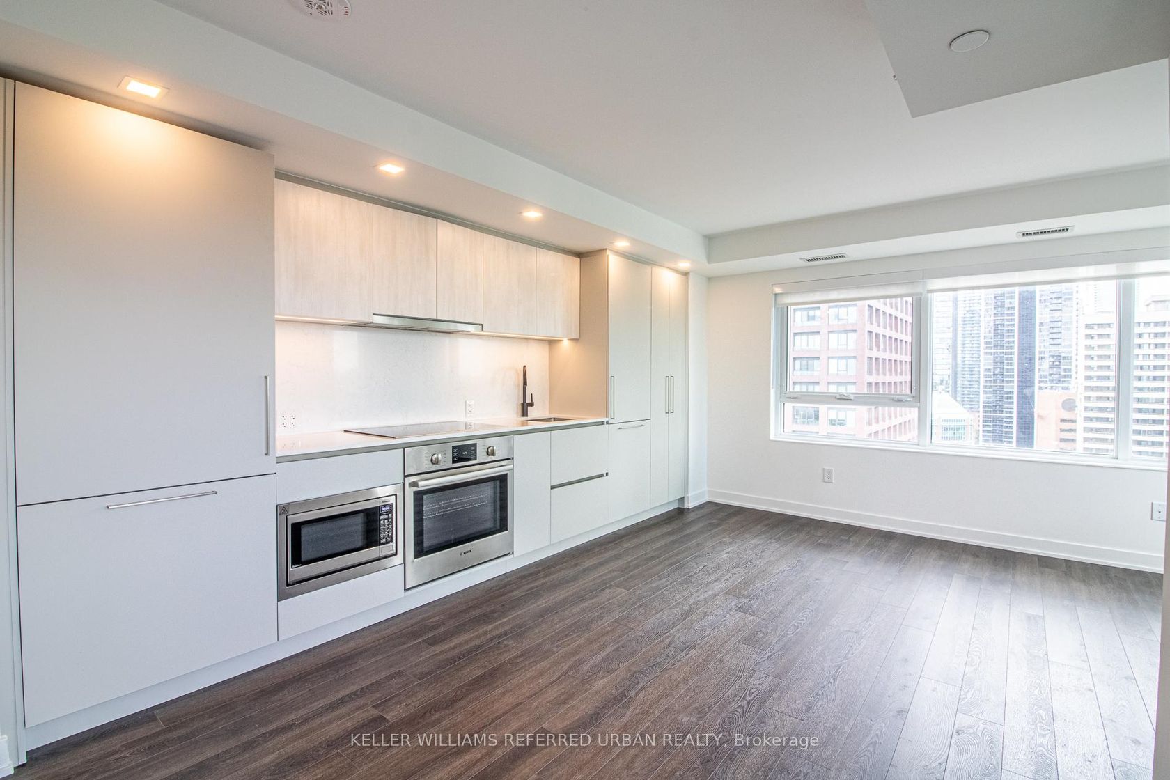 2104 - 609 Sherbourne Street, North St. James Town, Toronto 