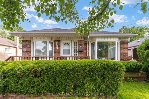 Photo 2 at 9 Sealcove Drive, Etobicoke West Mall, Toronto