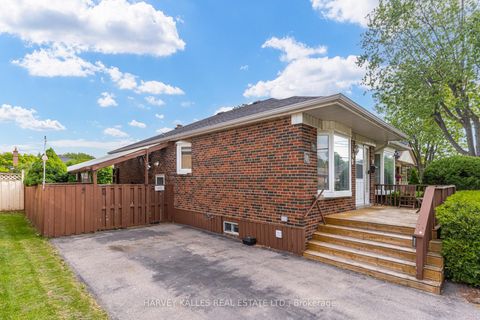 Photo 3 at 9 Sealcove Drive, Etobicoke West Mall, Toronto